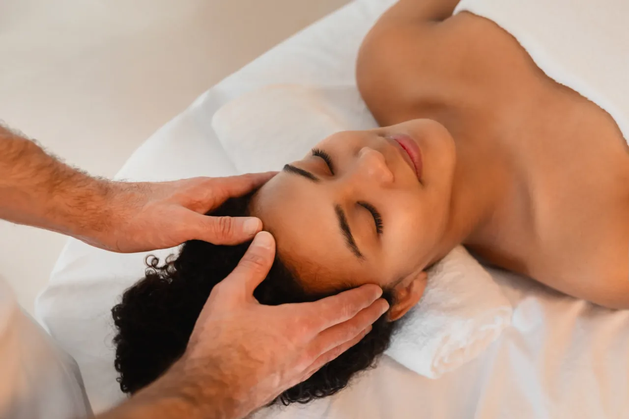 Fullon Life: Massage Expert In Zillmere, Qld 2 A Therapist Providing A Relaxation Therapy To A Relaxing Woman Lying On A Massage Table.