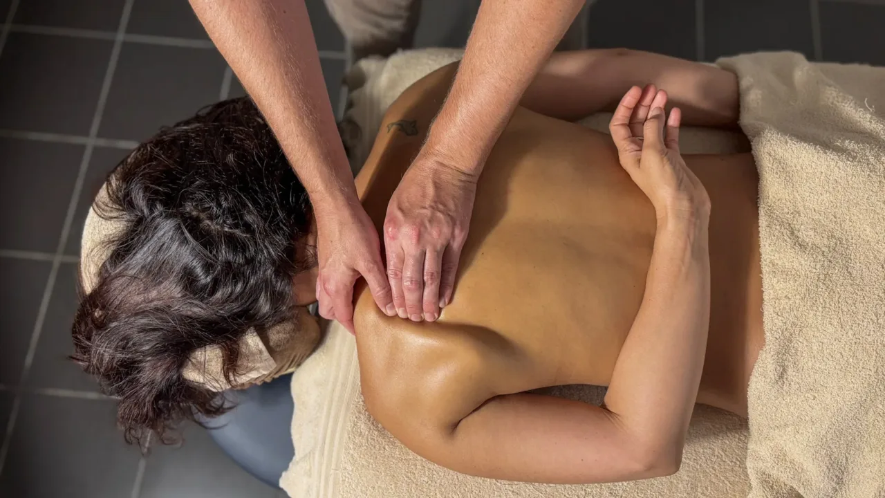 Customised Massage Therapies At Fullon Life 11 Therapist Applying Myofascial Trigger Point Therapy To Relieve Muscle Tension.